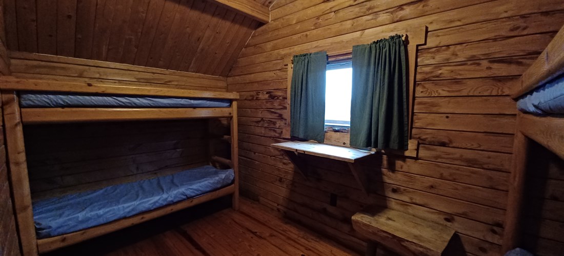 Bunk Room-2Room Cabin on Pond