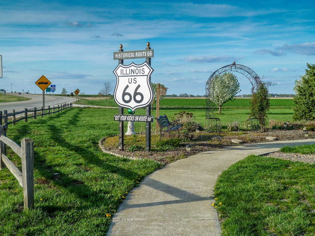 Historical Route 66 sign in Illinois.