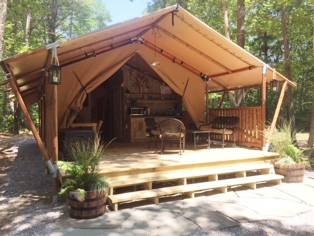 GLAMPING TENT with bathroom and shower
