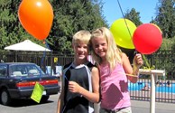 Balloon fly away contest kids