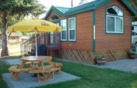 Deluxe Cabin w/Full Bath