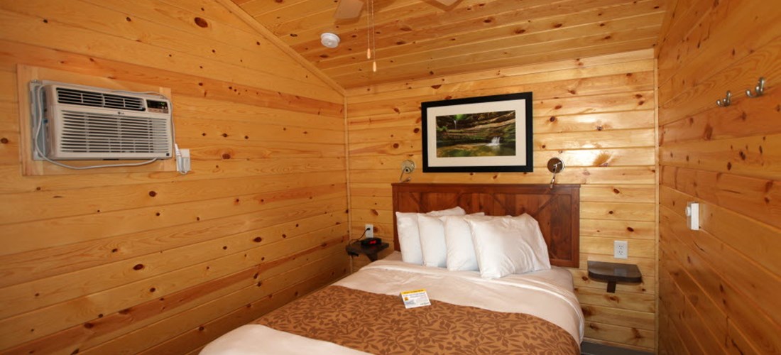 Deluxe Cabin bedroom