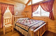 Wine Country Lodge with a private bedroom