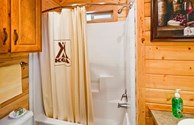 Restroom/shower in Studio Lodge