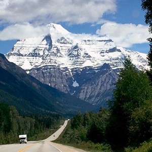 Visit These Canadian Provincial Parks Image
