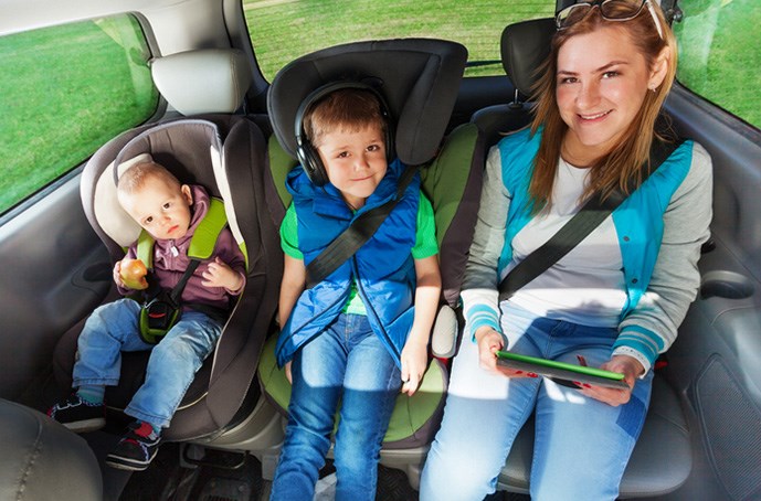 /blog/images/5-Tech-Tips-for-Driving-with-Kids-and-Teens.jpg?preset=blogThumbnailCrop