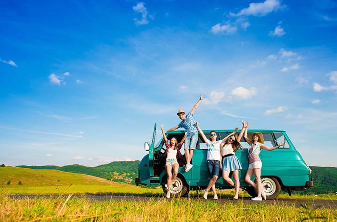 /blog/images/8-Ways-to-Save-Money-on-a-College-Road-Trip.jpg?preset=blogThumbnailCrop