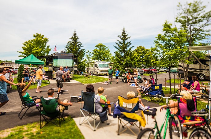 /blog/images/Add-Group-Camping-to-Your-Summer-To-Do-List.jpg?preset=blogThumbnailCrop