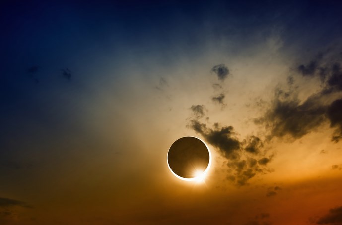 /blog/images/Everything-You-Need-to-Know-About-2017s-Total-Solar-Eclipse.jpg?preset=blogThumbnailCrop