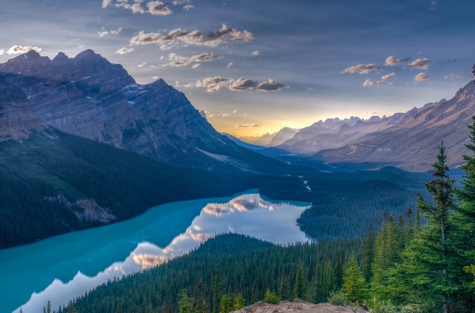 /blog/images/Explore-the-Wonders-of-Alberta-and-British-Columbia.jpg?preset=blogThumbnailCrop