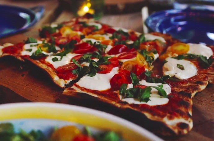 /blog/images/How-to-Make-Grilled-Pizza.jpg?preset=blogThumbnailCrop