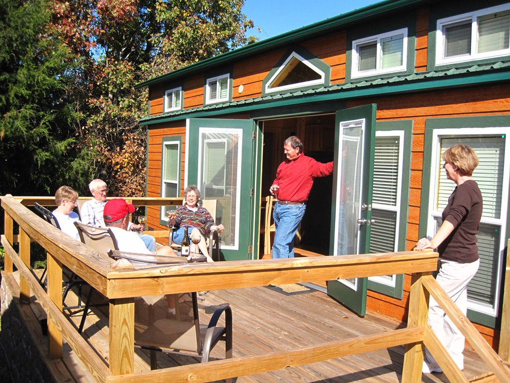 Kansas City West Lawrence KOA Deluxe Cabin