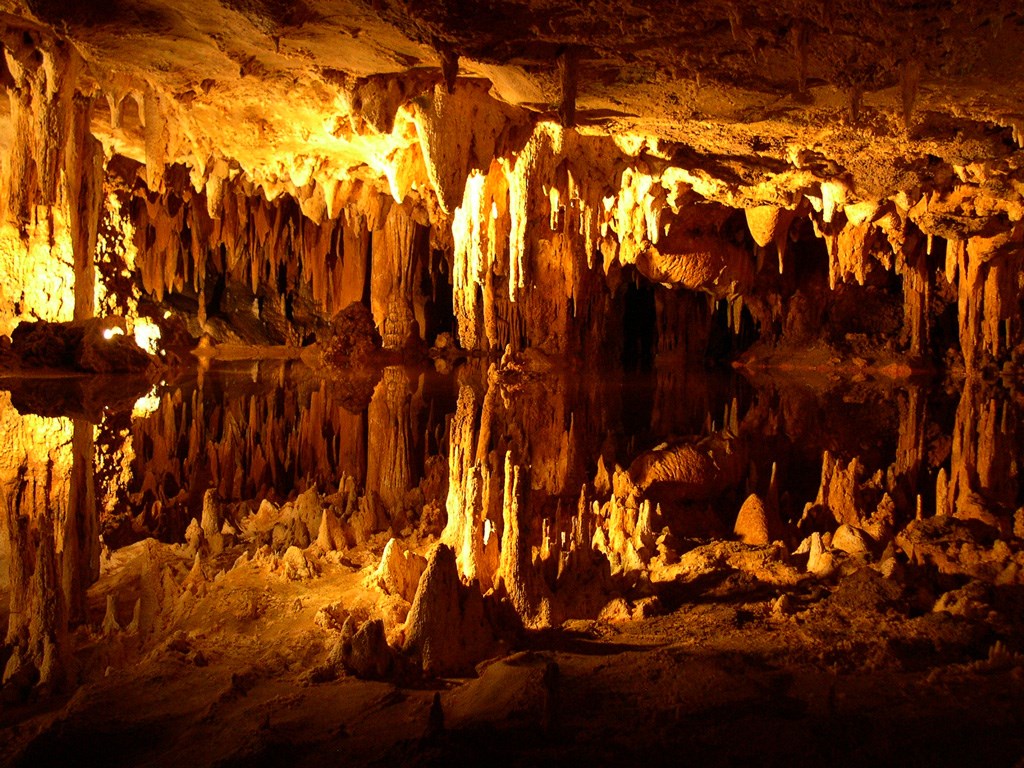 Lost River Caverns