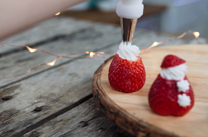 /blog/images/Strawberry-Santas.jpg?preset=blogThumbnailCrop