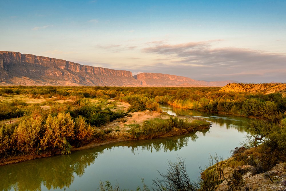 Early morning view along the Rio Grande 