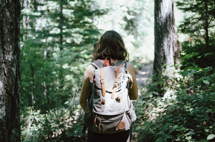 /blog/images/day-hike.jpg?preset=blogThumbnailCrop