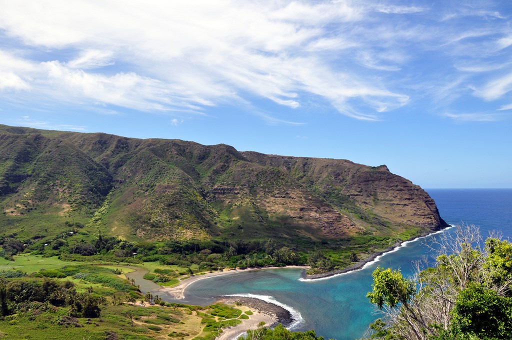 Beautiful view of Halaway Bay at the east end of Molokai - Hawaii, USA