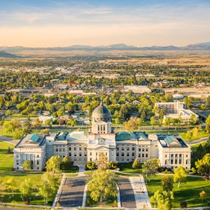 10 Family-Friendly Small Towns for Your Next Road Trip Image