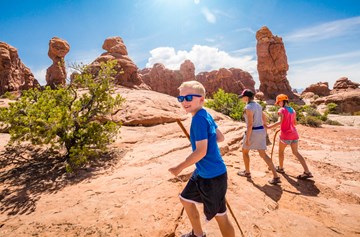 Tops Tips for Making Hiking Family-Friendly Image