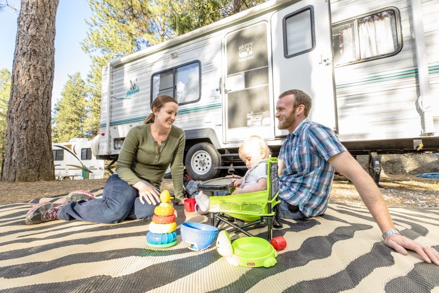 /blog/images/packing-rv-family.jpg?preset=blogThumbnailCrop
