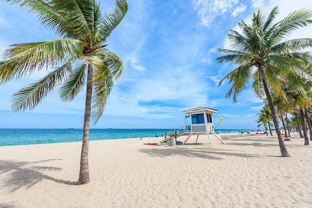 Paradise beach at Fort Lauderdale in Florida on a beautiful summer day.