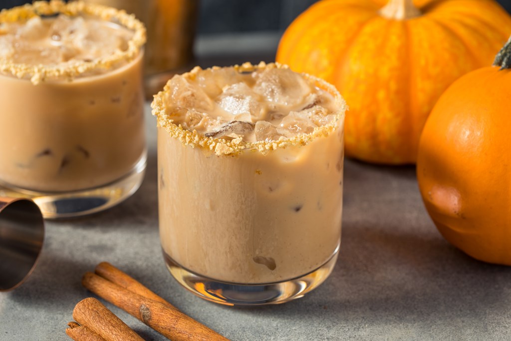 Pumpkin Spice White Russian Cocktail with Vodka.