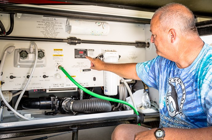 /blog/images/rv-sewer-hose.jpg?preset=blogThumbnailCrop