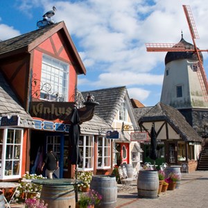 9 Themed-Towns Worth Traveling To Image