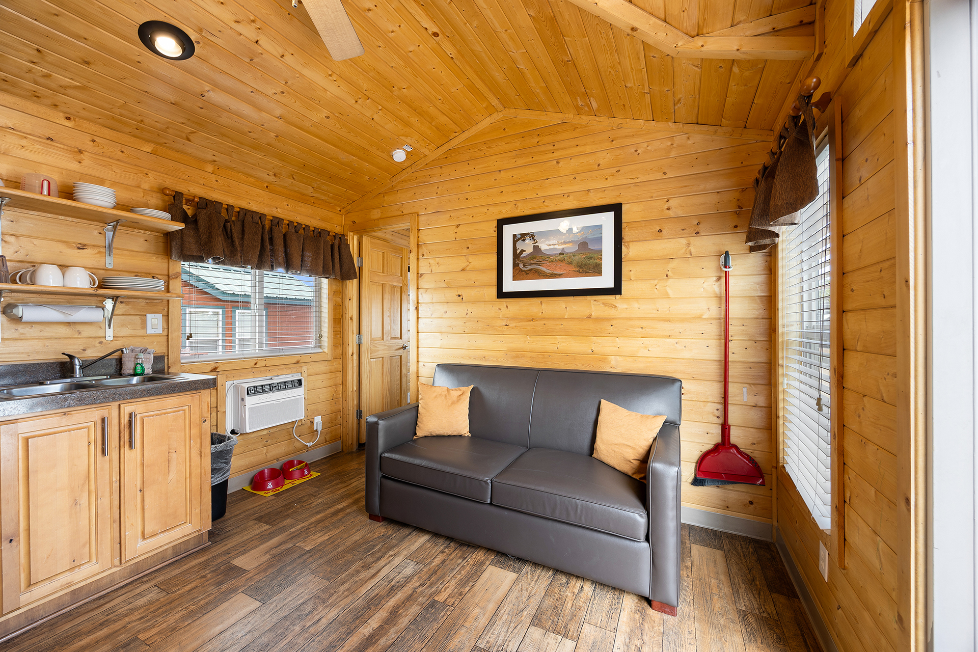 KL04 - Deluxe Cabin, 2 Room with Patio (Full Bath with Tub & Shower) – Sleeps 6