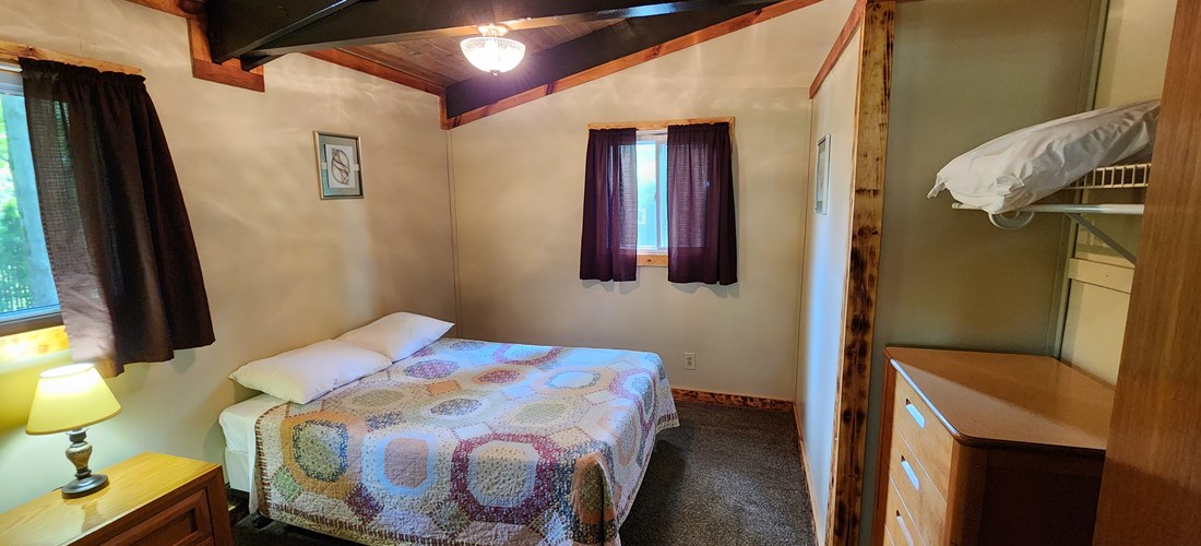 C04 Deluxe Cabin Bedroom 1