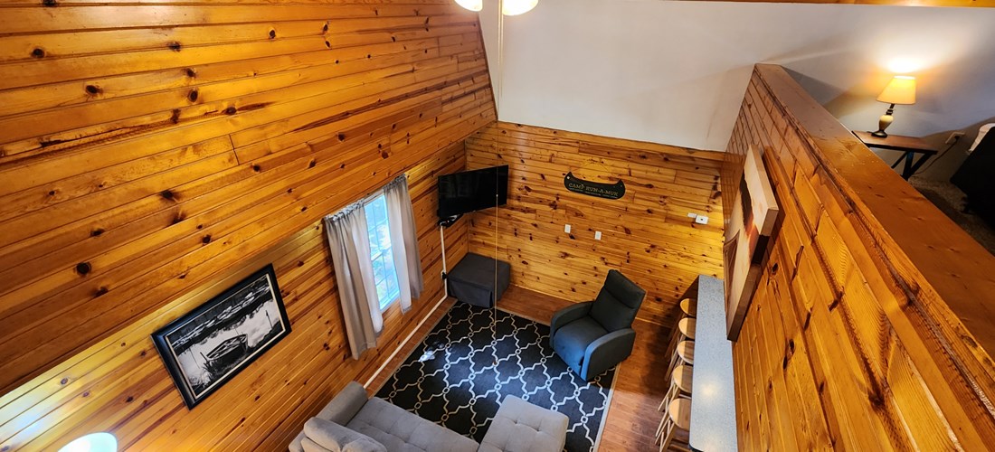 C12 Barn Livingroom 1-2