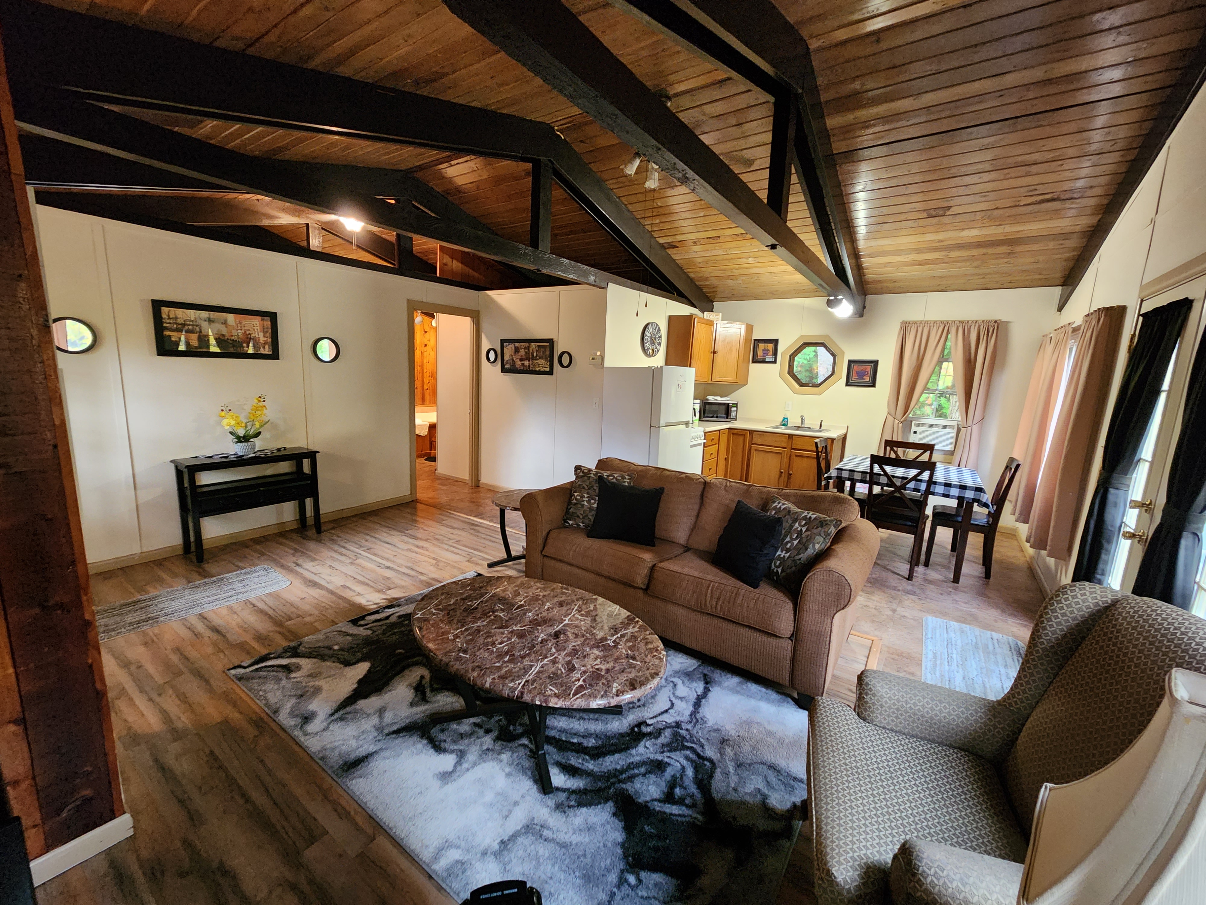 C06 Livingroom 1-2