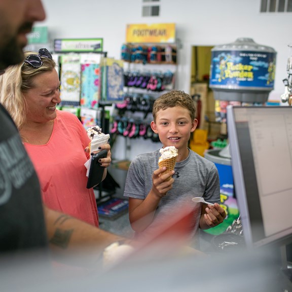 Plan a trip to Plymouth, Michigan