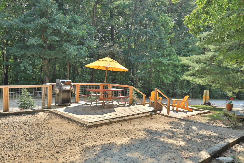 Deluxe Back-in Patio