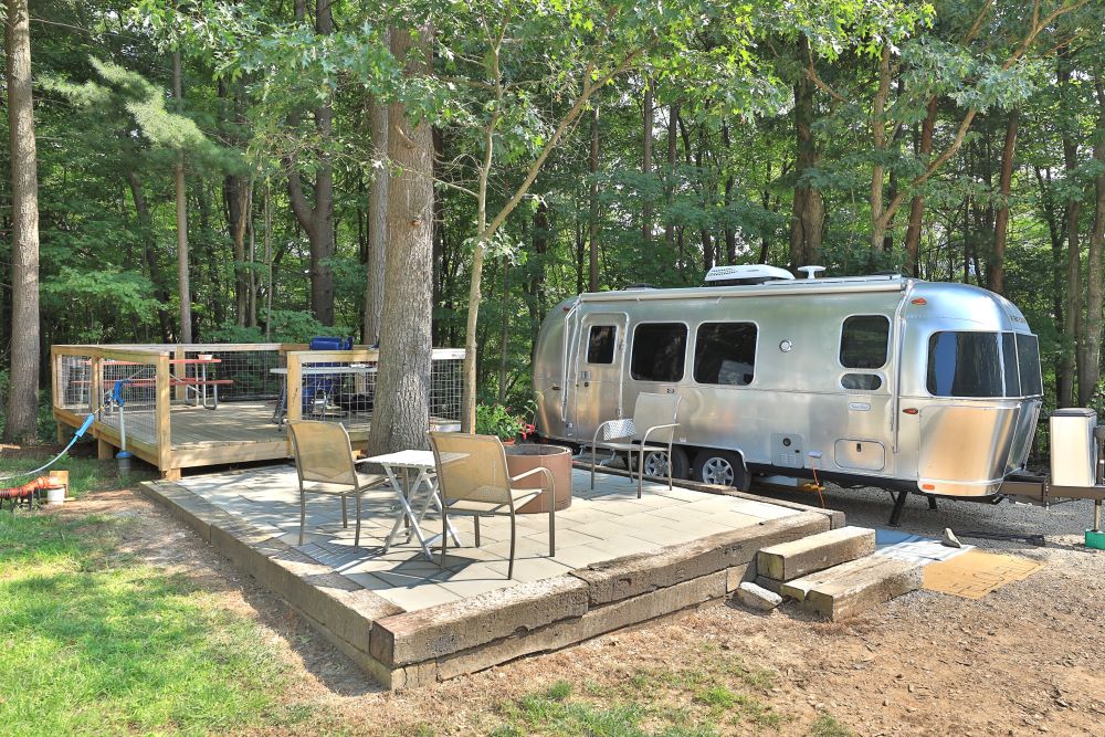 Deluxe Back-In Patio
