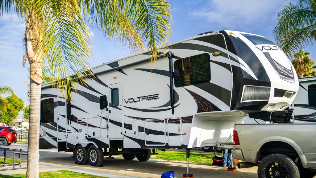 Exciting Partnership: Bakersfield KOA Journey & Blue Compass