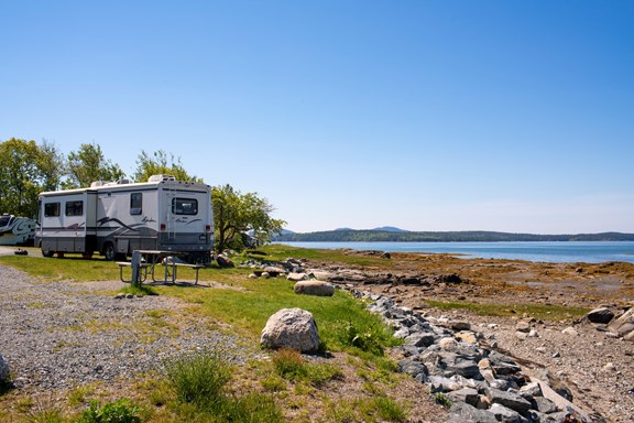 Plan a trip to Howland, Maine