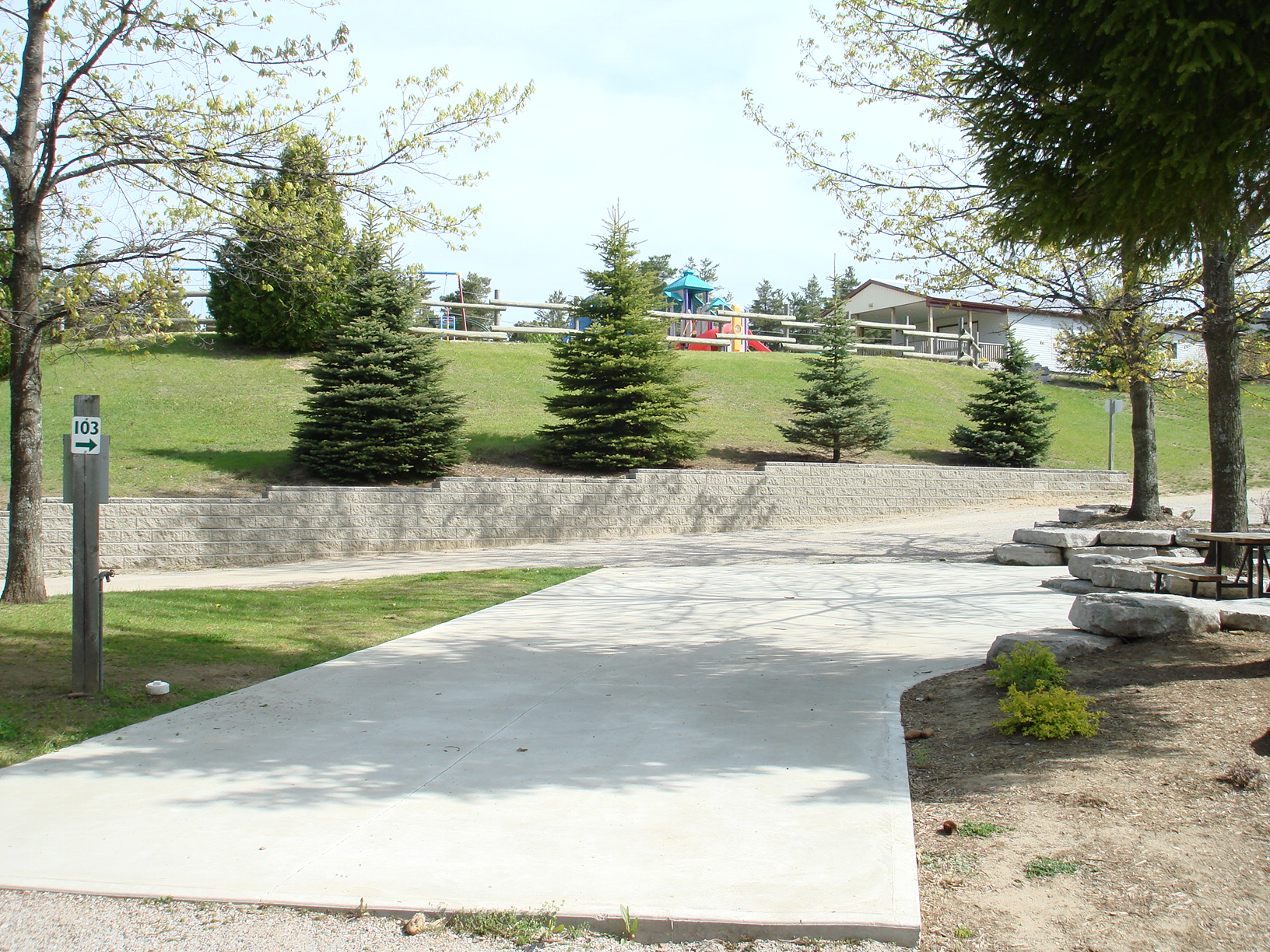Deluxe Patio, Site 103