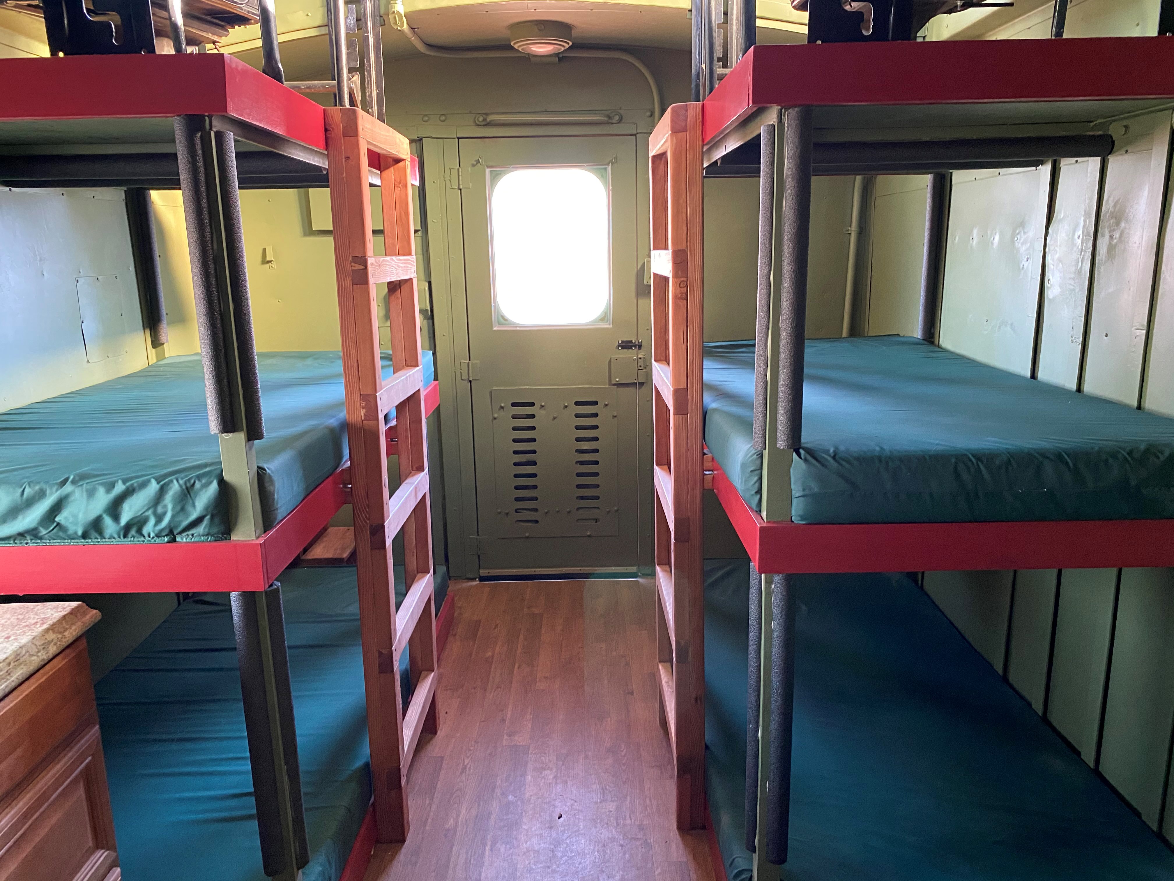 Sleep 4 people.