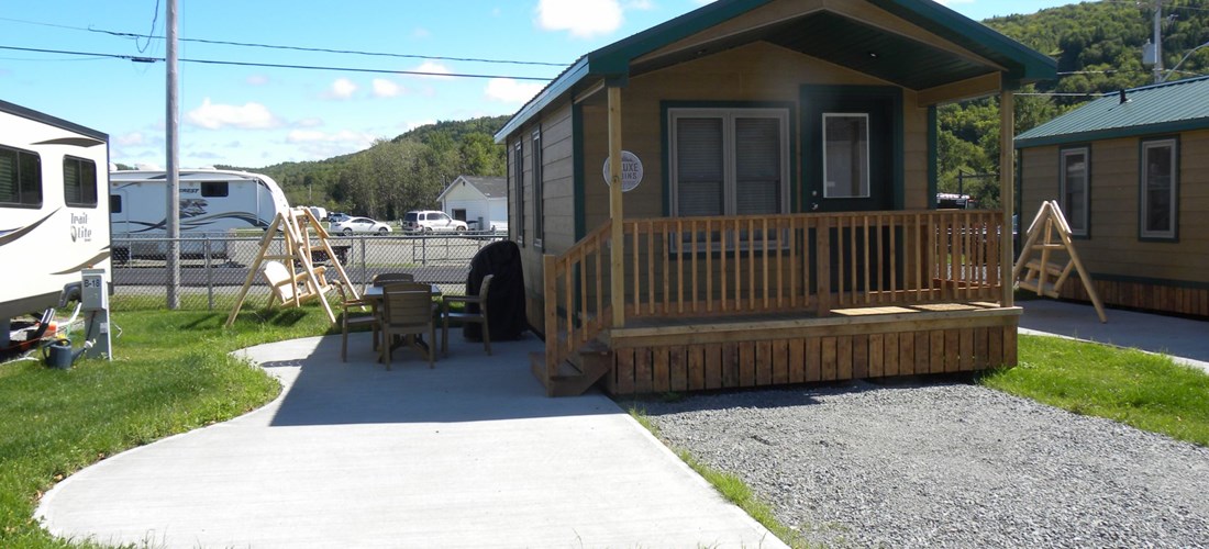 Deluxe cabin (w/Bathroom) for 4 - Cabine Deluxe pour 4