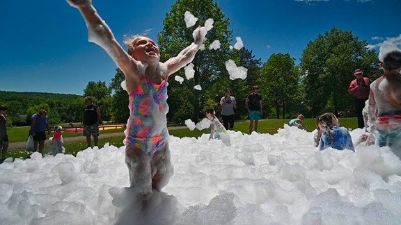 SUMMER WEEKENDS!