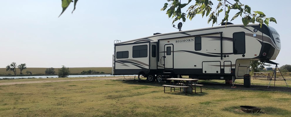 Spacious Lake-view RV Site - PULL THRU FULL HOOK UP SITE WITH GRAVEL SITE