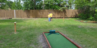 11 hole mini golf