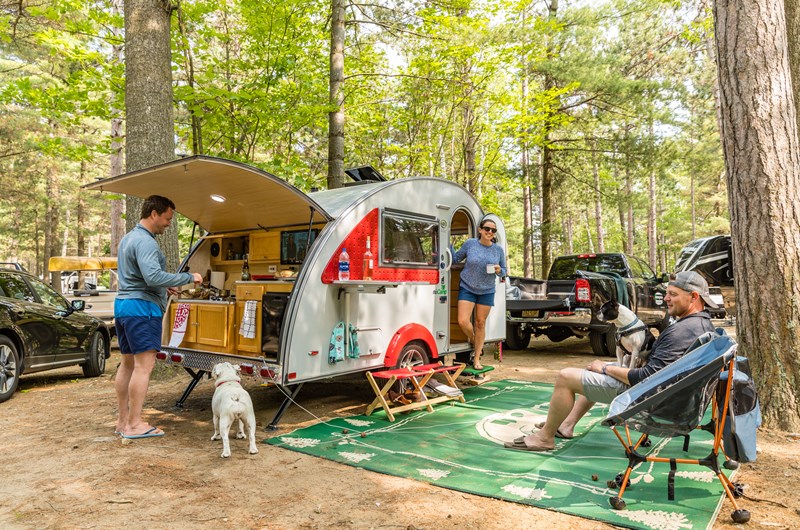 Vintage RV Weekend Photo