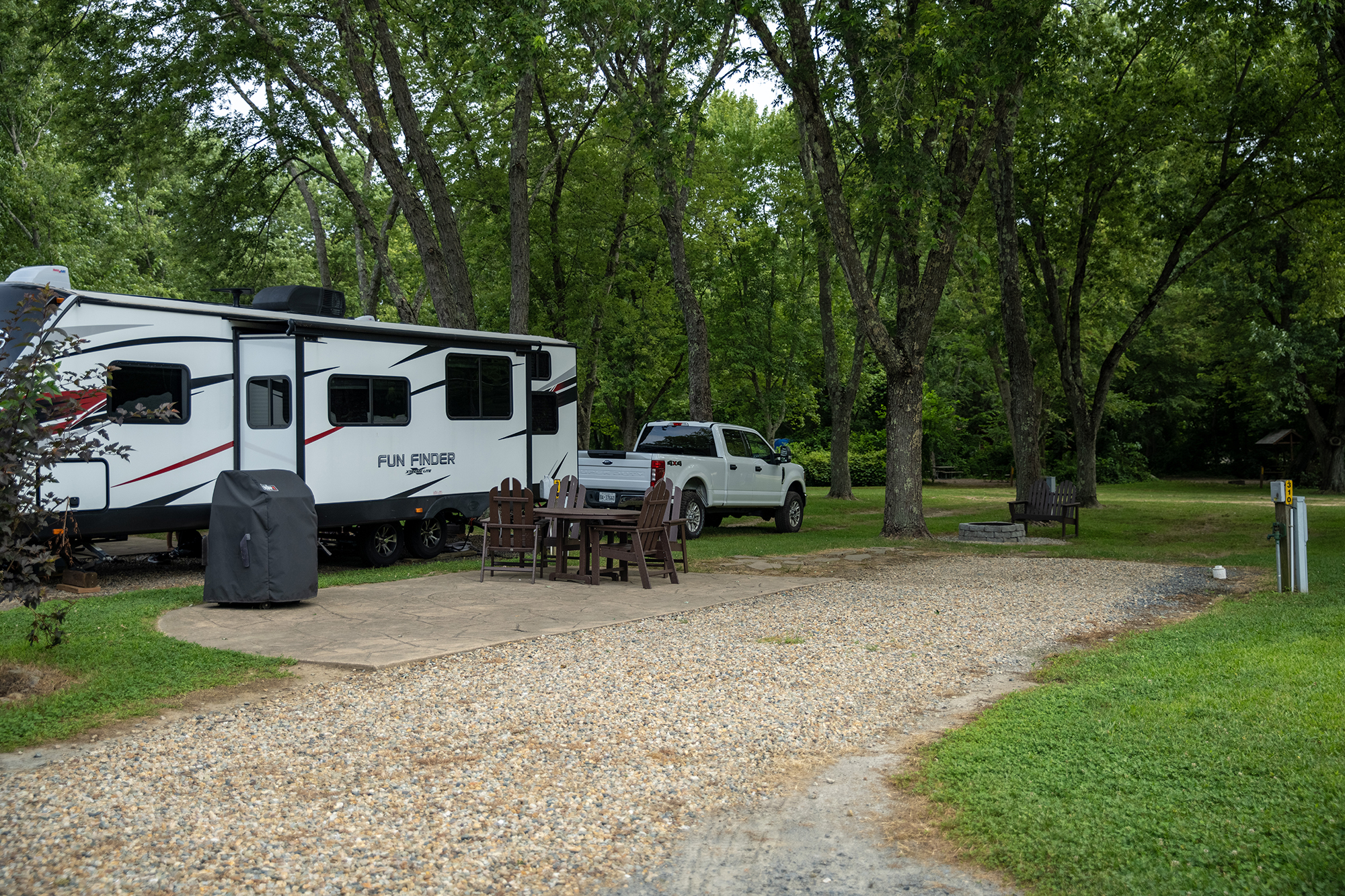 RV 310 - 50/30 AMPS FHU KOA Patio