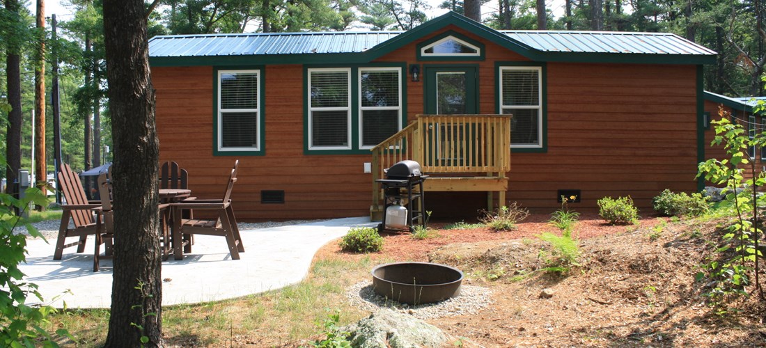Enjoy this cabin in the peaceful Highlands area.  2 queen beds!