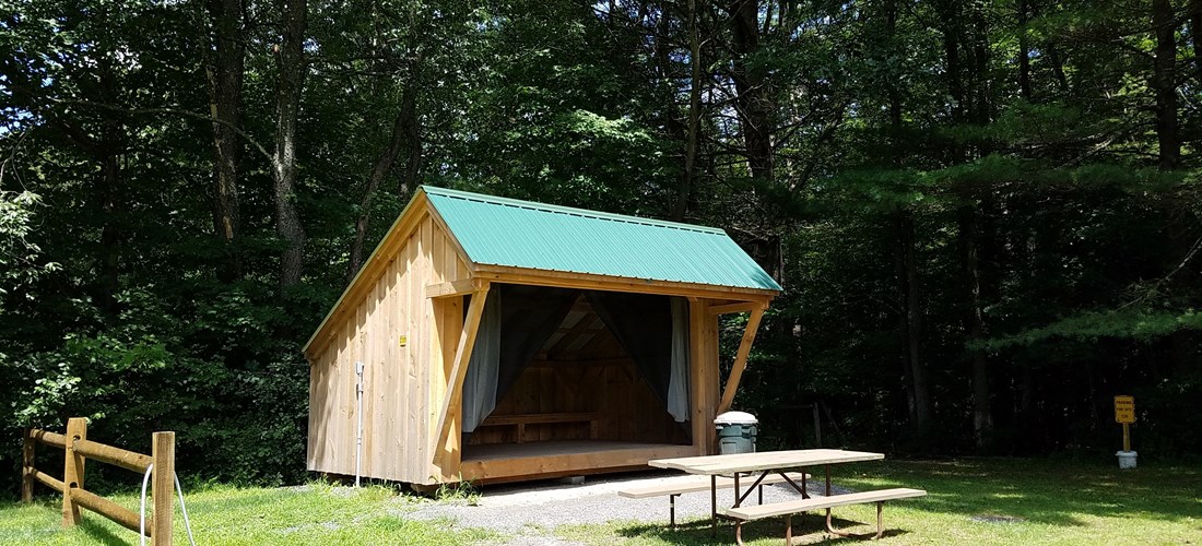 Deluxe Alcove Site
