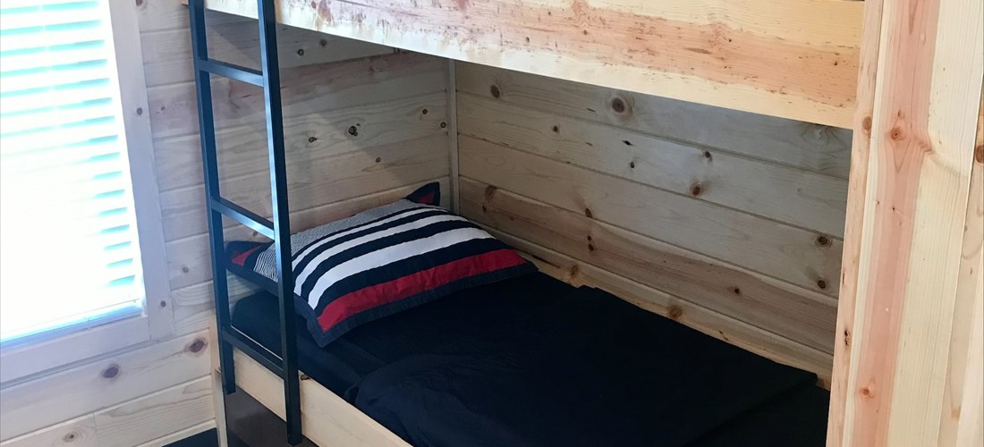 Deluxe Cabin (KL1)- Bunk Bed 1
