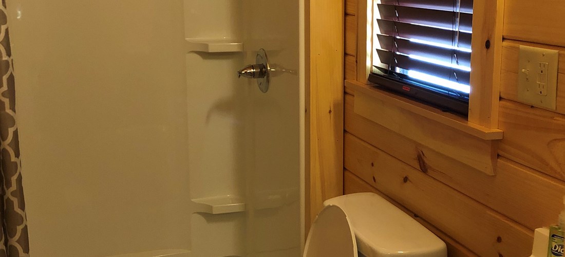 Deluxe 2 room cabin bathroom