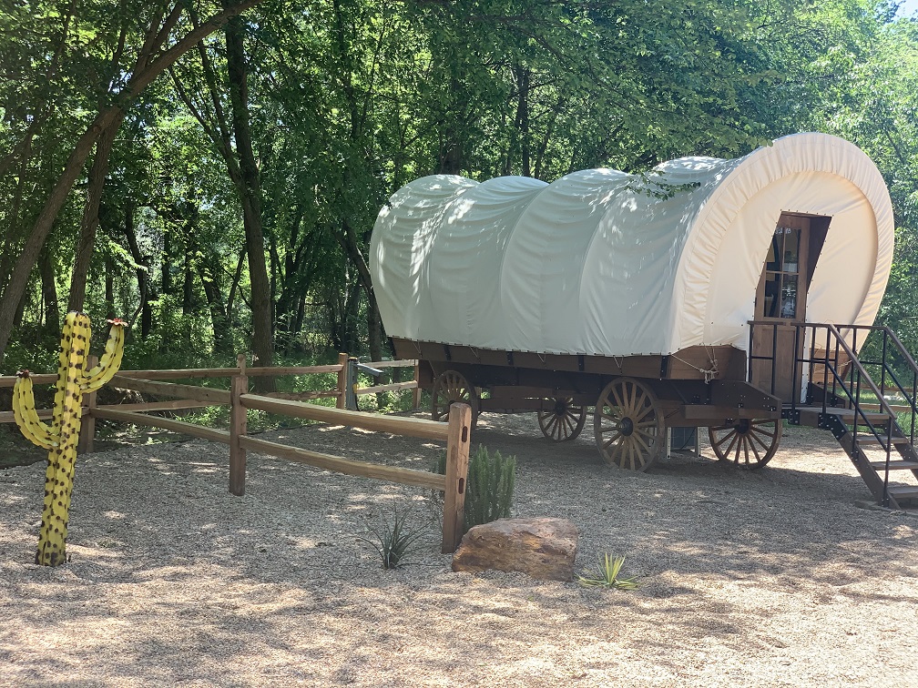 Covered Wagon (No Bathroom), Patio Pictures Canton KOA Holiday